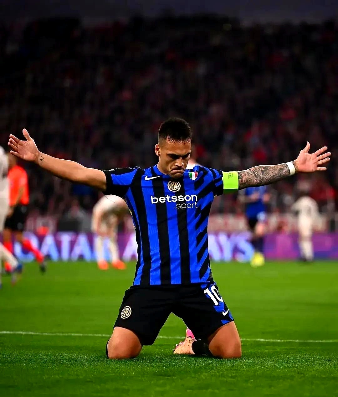 壹号娱乐app下载关于国际米兰训练开放日;转会期篮板制胜引欢呼;欧冠在即;训练强度明显提升的信息