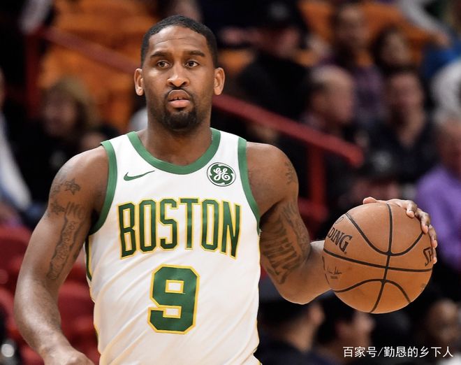 包含赛前底特律活塞调整名单以备CBA季后赛，调整名单环节打磨，媒体盛赞，心理建设被强调的词条