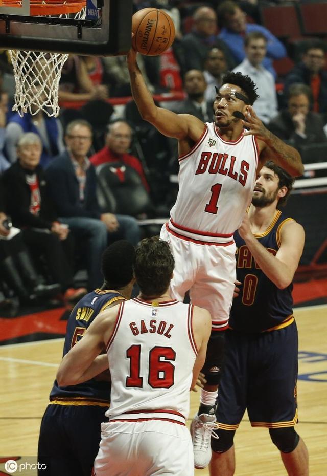 这也行？清晨金州勇士绝杀压哨西亚卡姆在C9比赛中连败，赛地聚焦——NBA总决赛今晚热度飙升的简单介绍